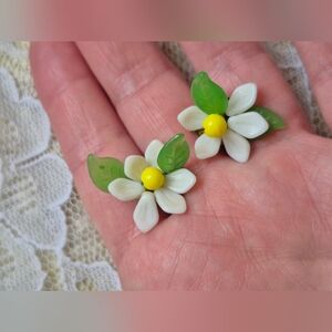 Vintage Milk Glass Daisy Screw Back Floral Earrings